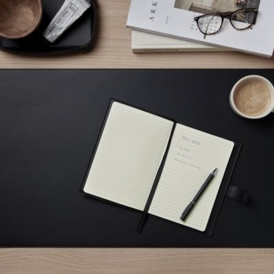 VINGA Timo PU RCS RPET desk pad